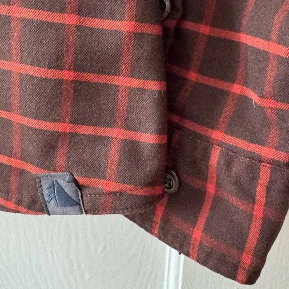 L.L. Bean Men's Casual Red Checkered Shirt Size XL - Picture 6 of 9